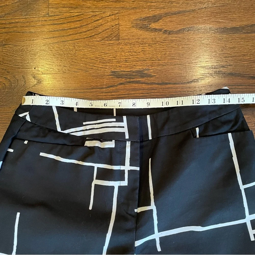INVESTMENTS Women’s- Sz 6 - BLACK-WHITE CAPRIS - Picture 6 of 11